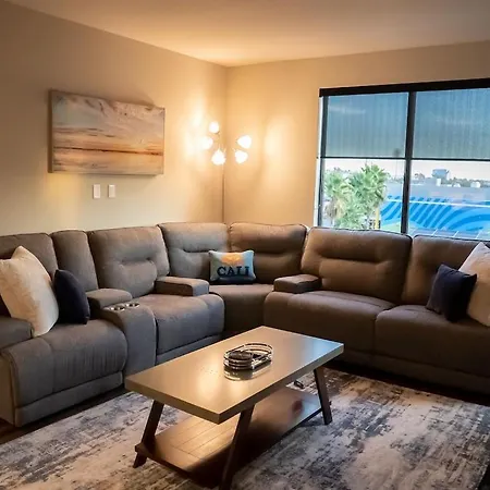 Smart & Luxurious ~ Mins To Disney ~ Queen Beds